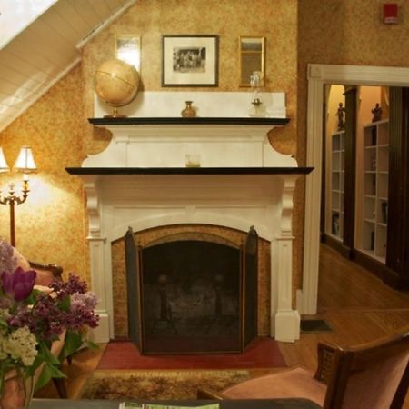 בר הרבור Central House Inn מראה חיצוני תמונה