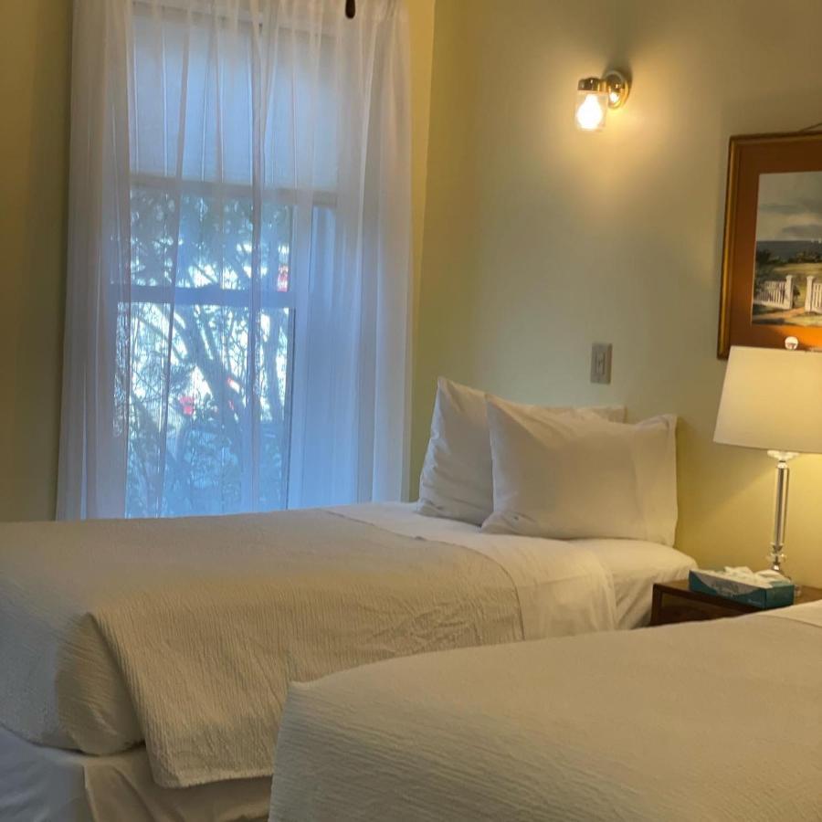 בר הרבור Central House Inn מראה חיצוני תמונה