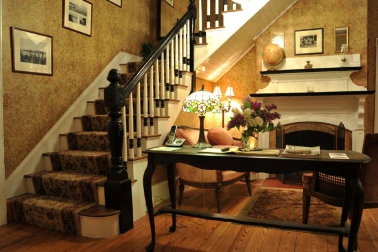 בר הרבור Central House Inn מראה חיצוני תמונה