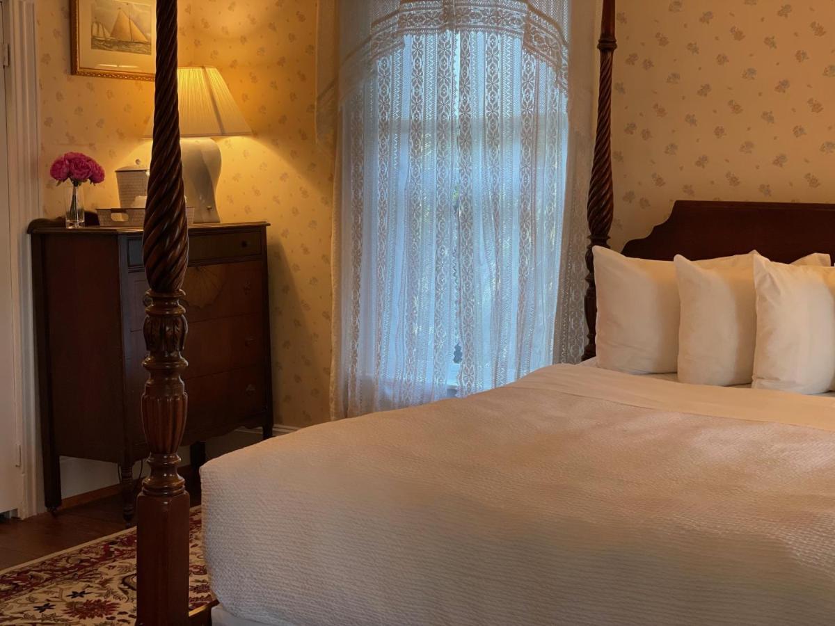 בר הרבור Central House Inn מראה חיצוני תמונה