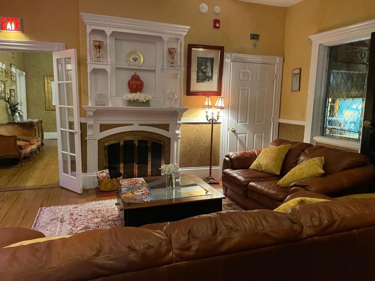 בר הרבור Central House Inn מראה חיצוני תמונה
