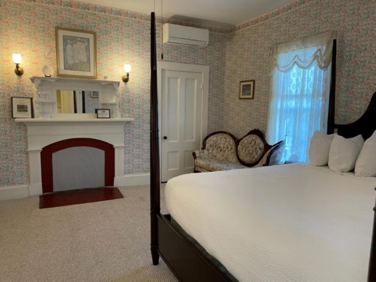 בר הרבור Central House Inn מראה חיצוני תמונה