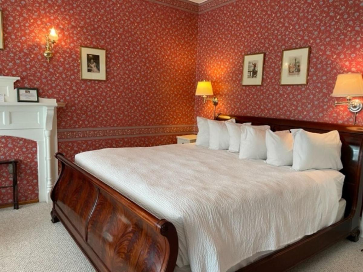 בר הרבור Central House Inn מראה חיצוני תמונה