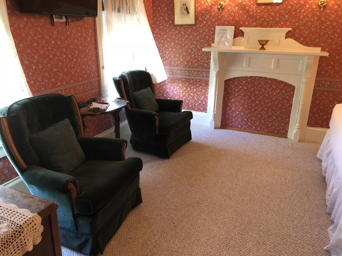 בר הרבור Central House Inn מראה חיצוני תמונה